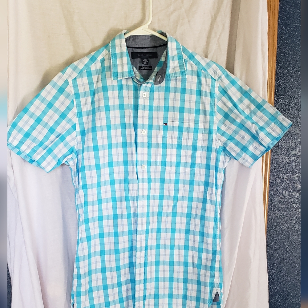 Tommy Hilfiger Casual Blue and White Button Down Shirt. Small.‎